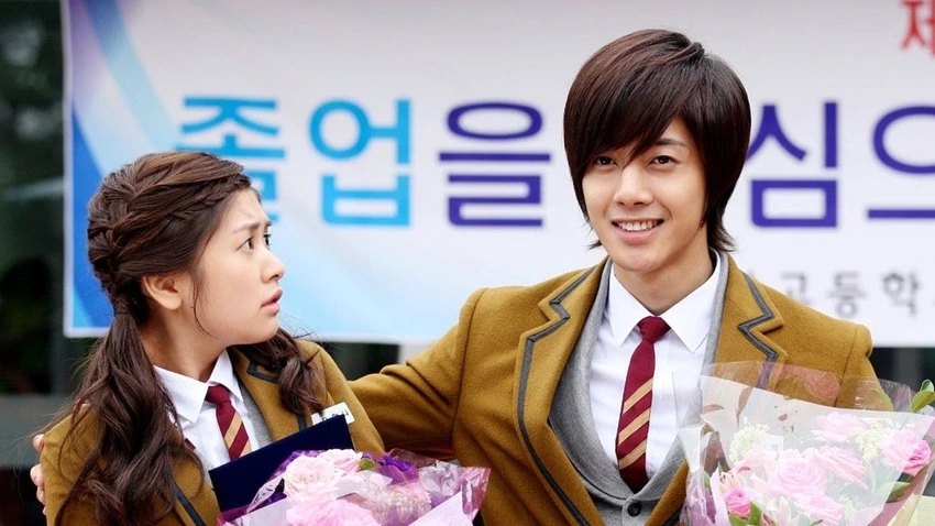 Download Playful Kiss | 2010 | Season 1 | Hindi Dubbed (ORG) | Complete All Episodes | K-Drama Tv Series | MoviesFlix